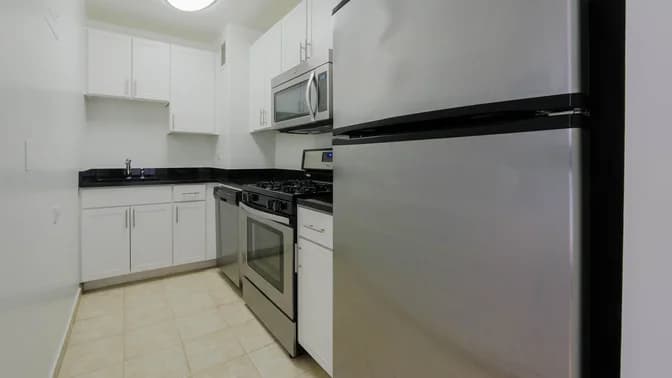 245 East 40 Street #33G, Manhattan, NY 10017