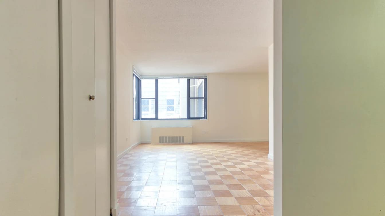 245 East 40 Street #33J, Manhattan, NY 10017 apartment_bedroom_room 1