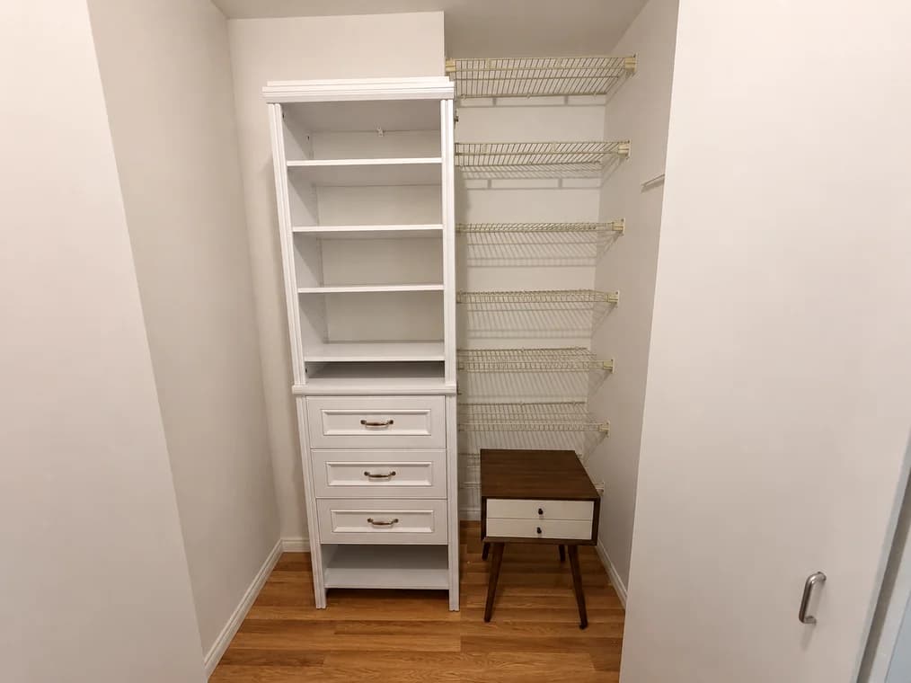 235 East 40 Street #4E, Manhattan, NY 10017 apartment_walk_in_closet 1