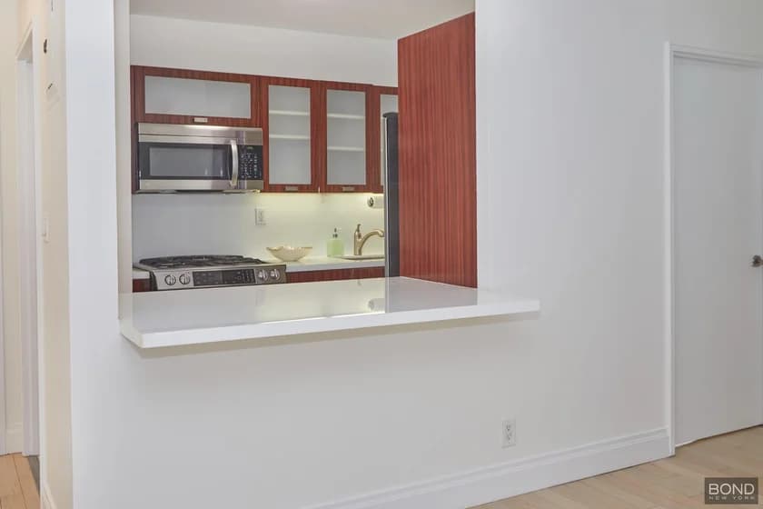 212 East 47 Street #7F, Manhattan, NY 10017 - Image 1