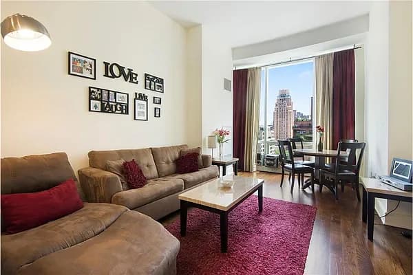 250 East 49 Street #9D, Manhattan, NY 10017 apartment_living_room 1