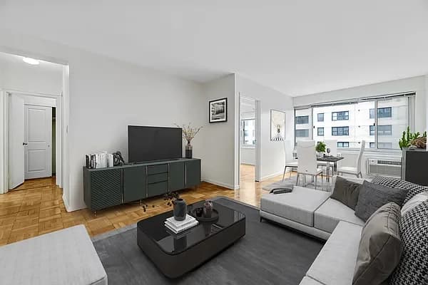 249 E 48 St #11E, Manhattan, NY 10017 apartment_living_room 1
