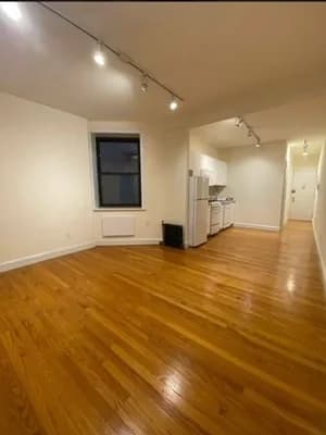 231 East 50 Street #3B, Manhattan, NY 10022