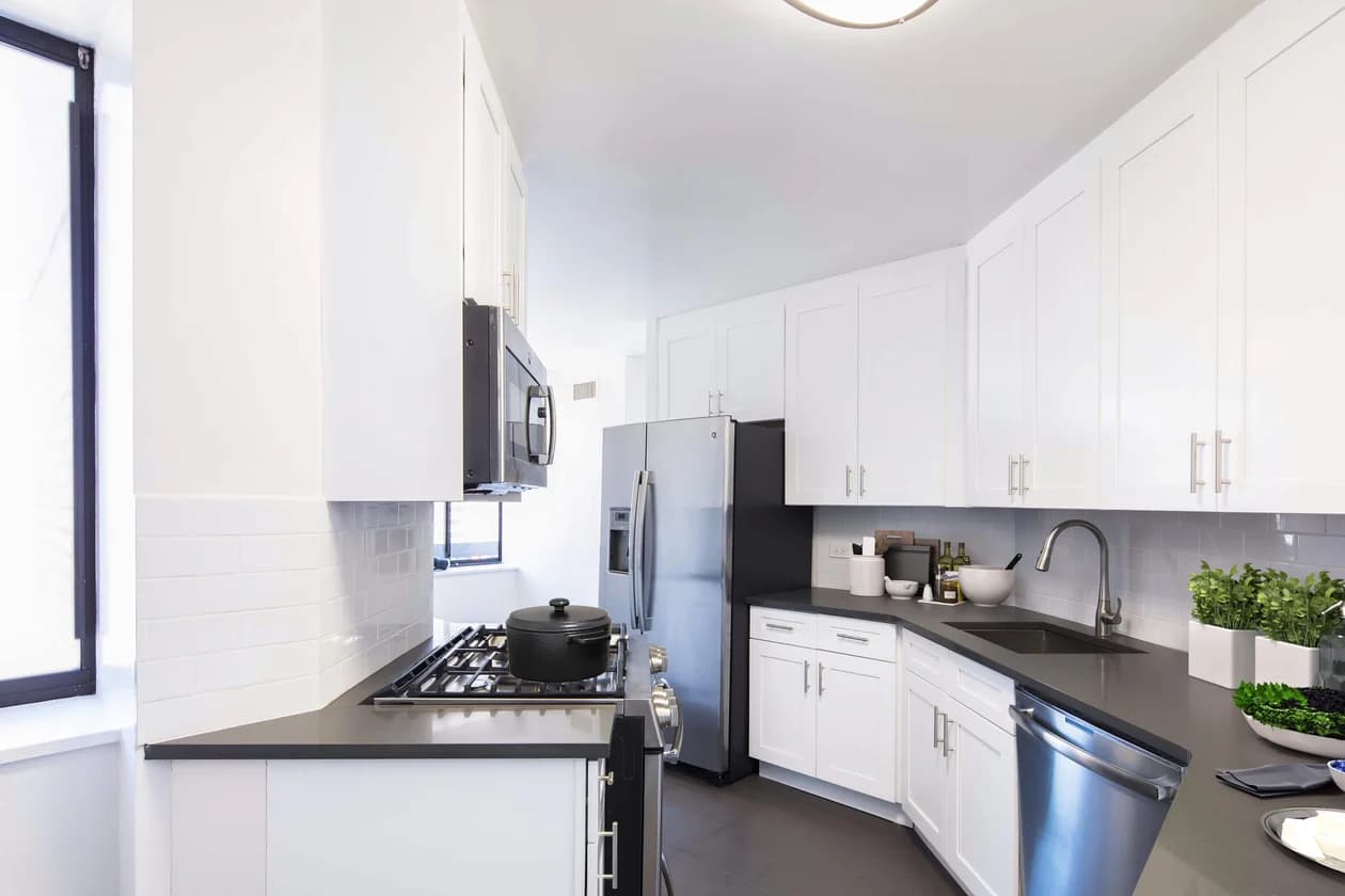242 East 59 Street #12G, Manhattan, NY 10022