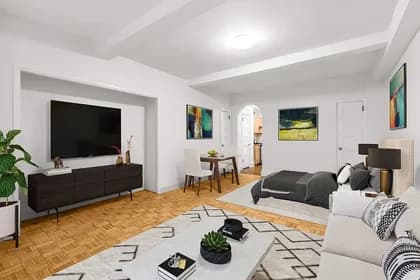 307 East 44 Street #215, Manhattan, NY 10017