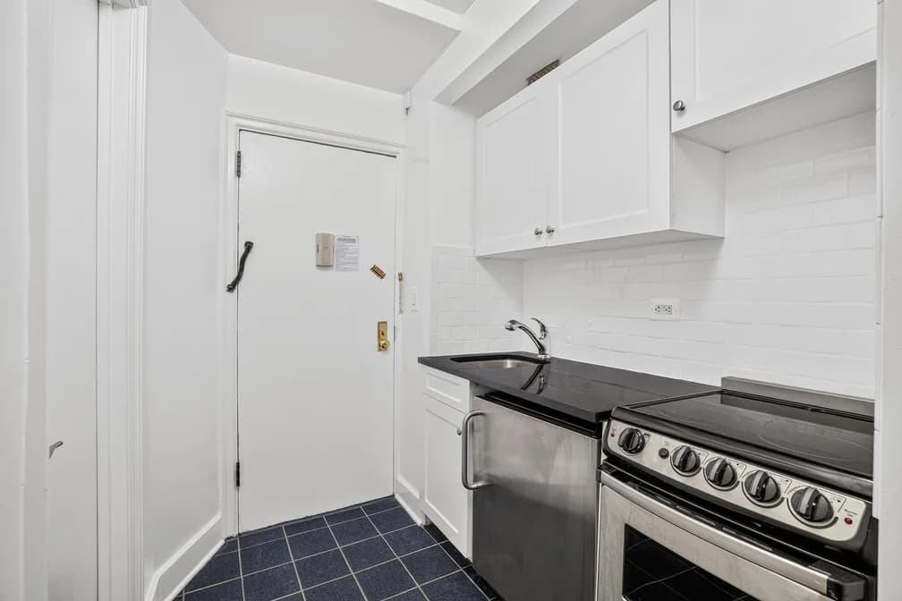 307 East 44 Street #221, Manhattan, NY 10017