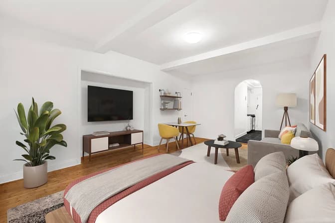 307 East 44 Street #309, Manhattan, NY 10017 - Image 1