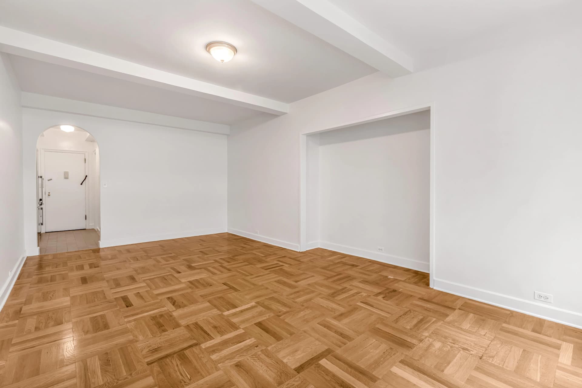 307 East 44 Street #512, Manhattan, NY 10017 apartment_living_room 1