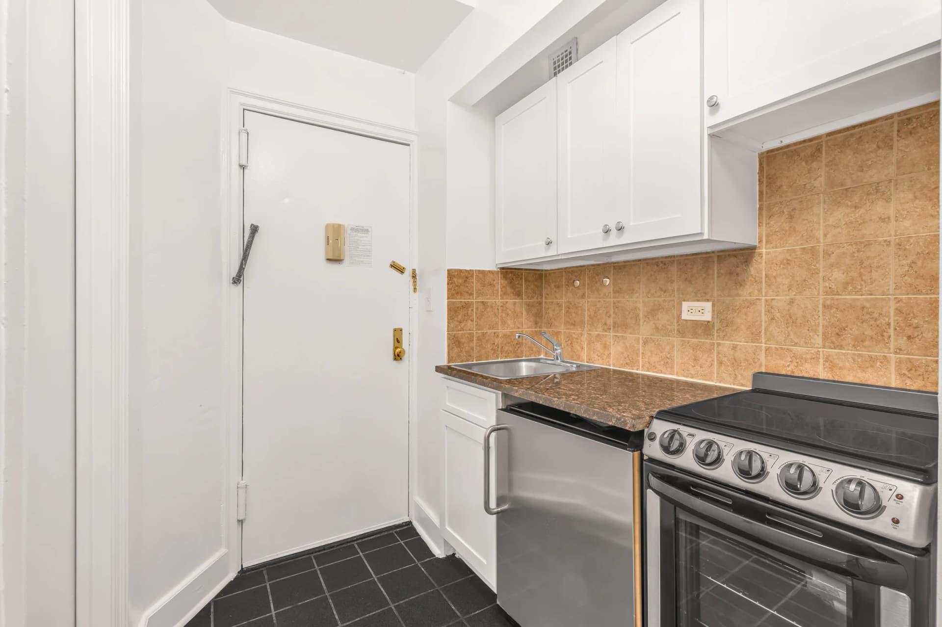 307 East 44 Street #621, Manhattan, NY 10017