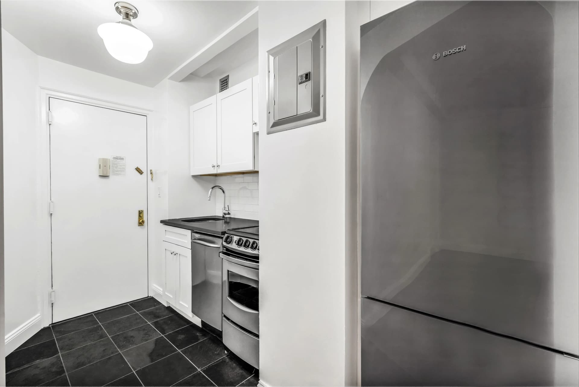 307 East 44 Street #721, Manhattan, NY 10017 apartment_kitchen 1
