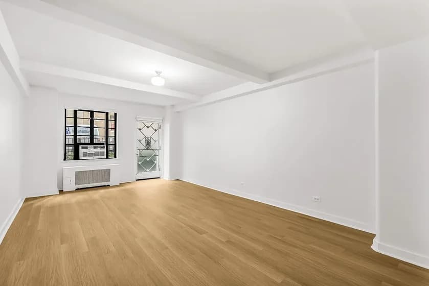 307 East 44 Street #C, Manhattan, NY 10017 apartment_living_room 1
