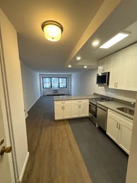 330 East 46 Street #10T, Manhattan, NY 10017