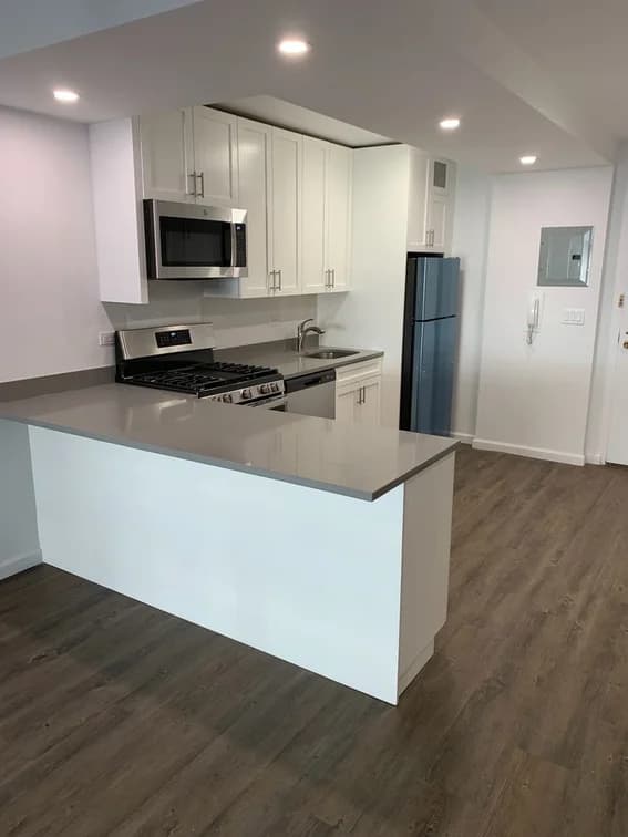 330 East 46 Street #6G, Manhattan, NY 10017 apartment_kitchen 1