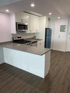 330 East 46 Street #6G, Manhattan, NY 10017