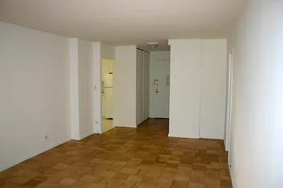 330 East 46 Street #9J, Manhattan, NY 10017