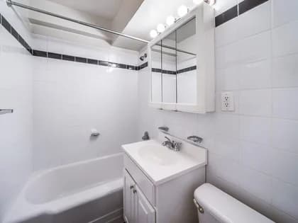 300 East 46 Street #14H, Manhattan, NY 10017
