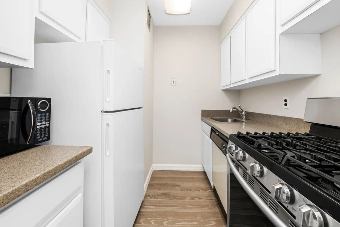301 East 45 Street #20C, Manhattan, NY 10017