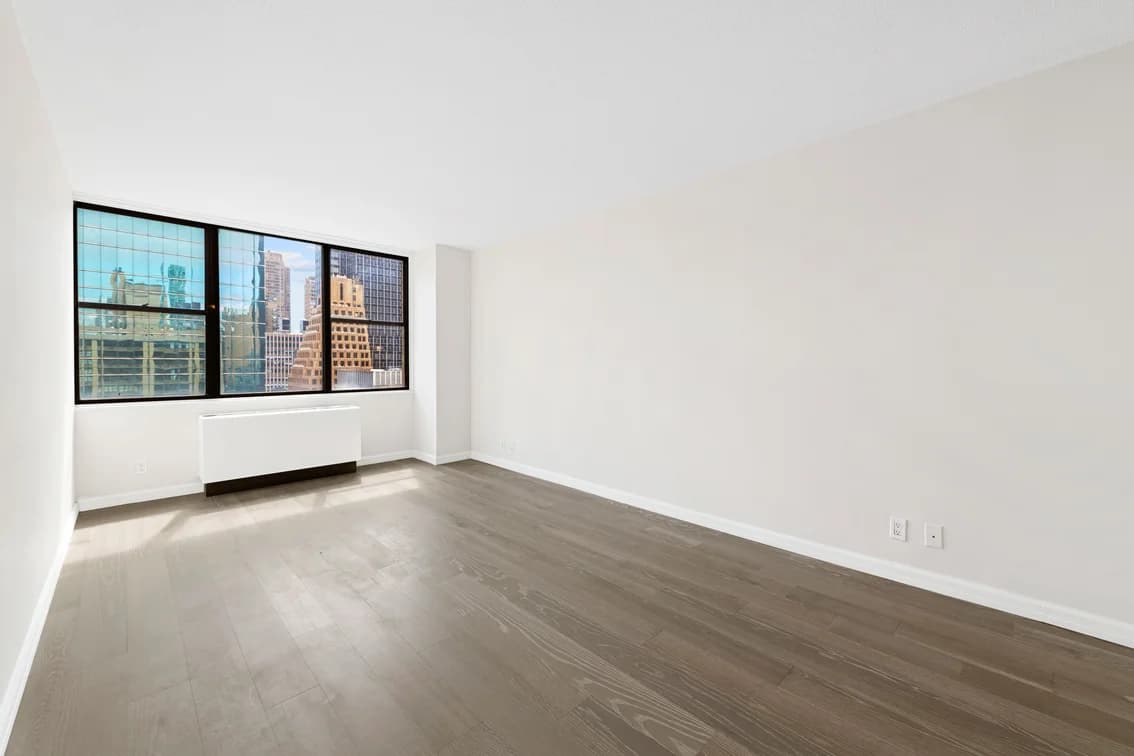 301 East 45 Street #20C, Manhattan, NY 10017