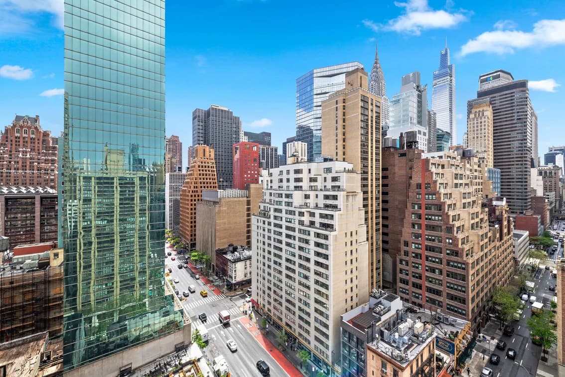 301 East 45 Street #20C, Manhattan, NY 10017