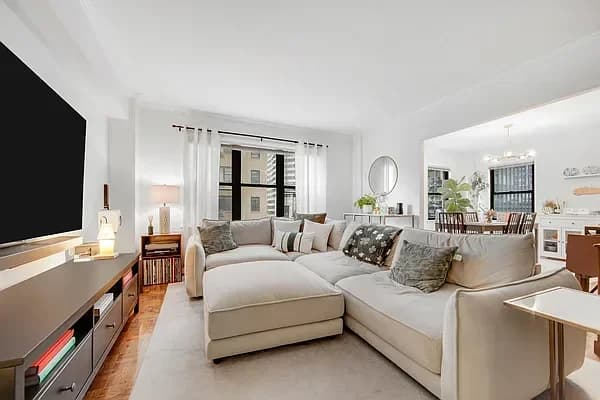 301 East 48 Street #5D, Manhattan, NY 10017