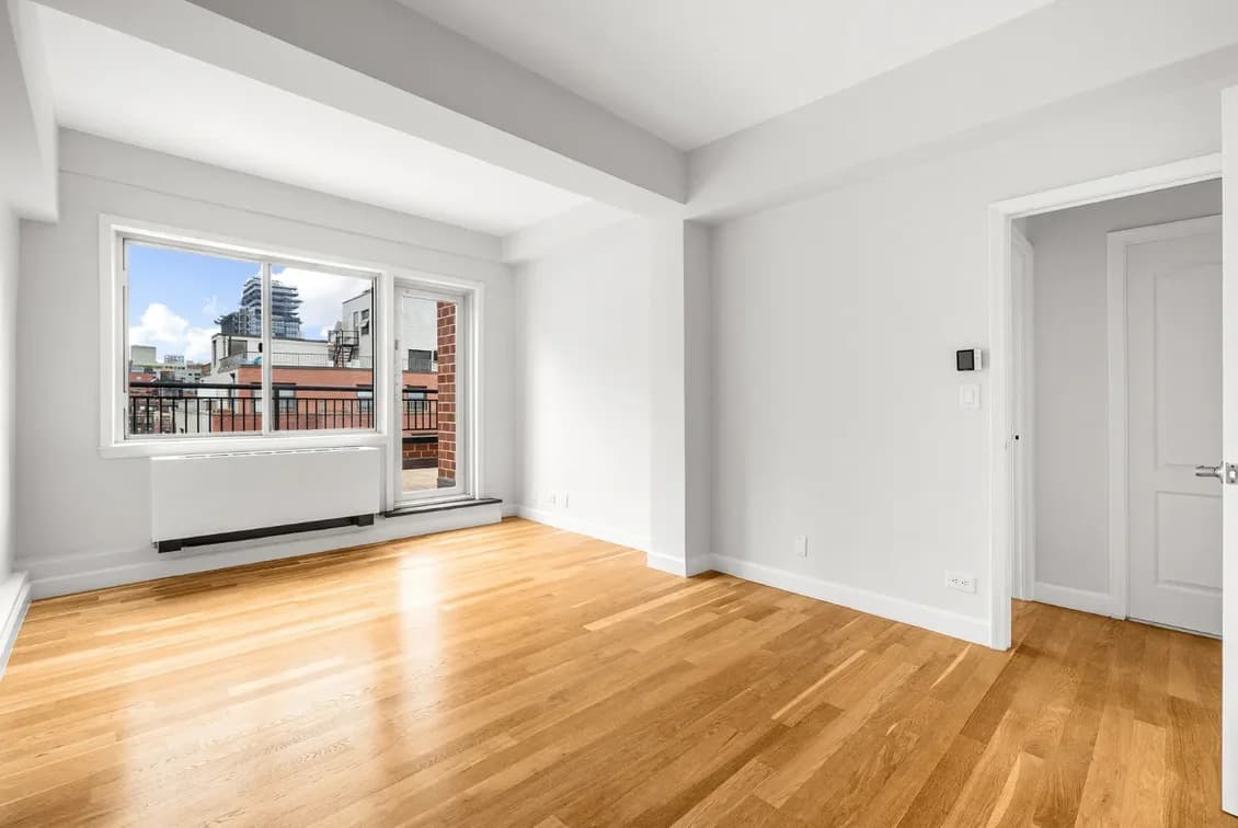 340 East 51 Street #PHA, Manhattan, NY 10022 apartment_living_room 1