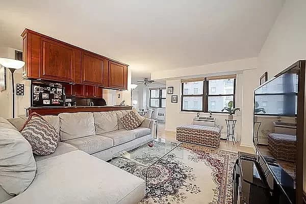 320 East 54 Street #5E, Manhattan, NY 10022 apartment_living_room 1