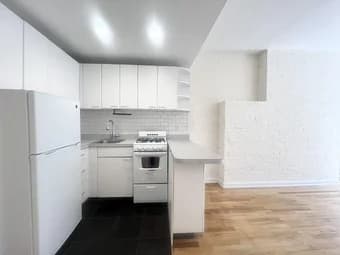 325 East 54 Street #1-B, Manhattan, NY 10022