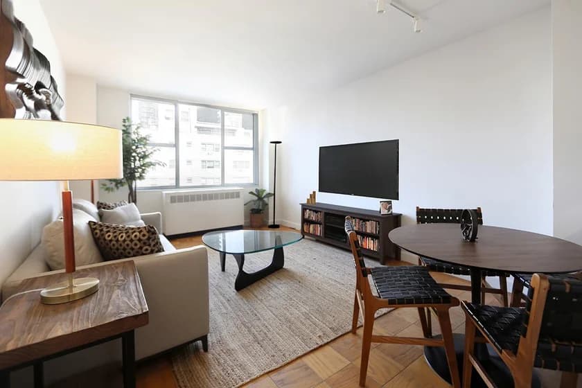 333 East 56 Street #7792, Manhattan, NY 10022 apartment_living_room 1