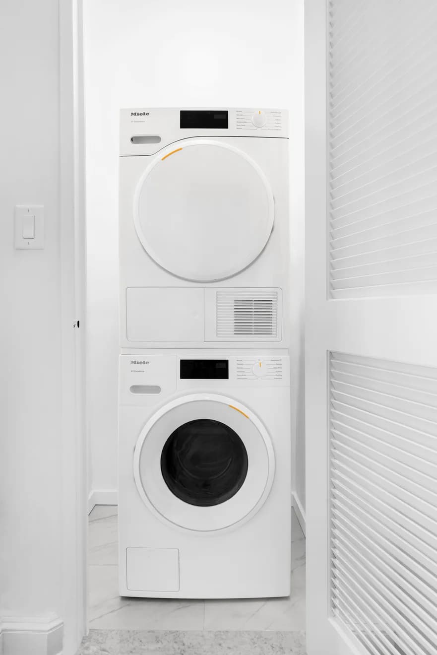 300 East 57 Street #15D, Manhattan, NY 10022 apartment_washer_dryer 1