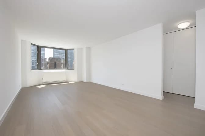 429 East 52 Street #19F, Manhattan, NY 10022