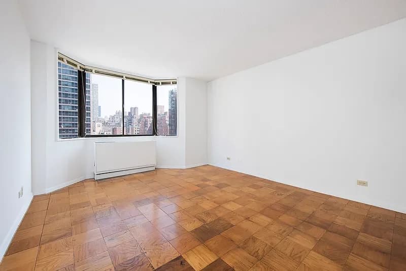 429 East 52 Street #31J, Manhattan, NY 10022 apartment_living_room 1