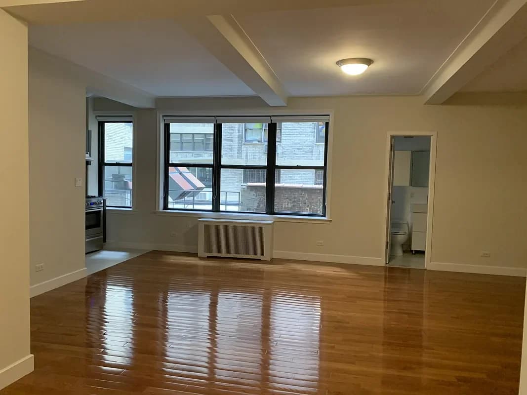 400 East 58 Street #2H, Manhattan, NY 10022 apartment_living_room 1