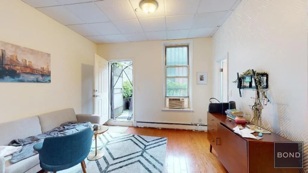 794 Lexington Avenue #3R, Manhattan, NY 10065 apartment_living_room 1