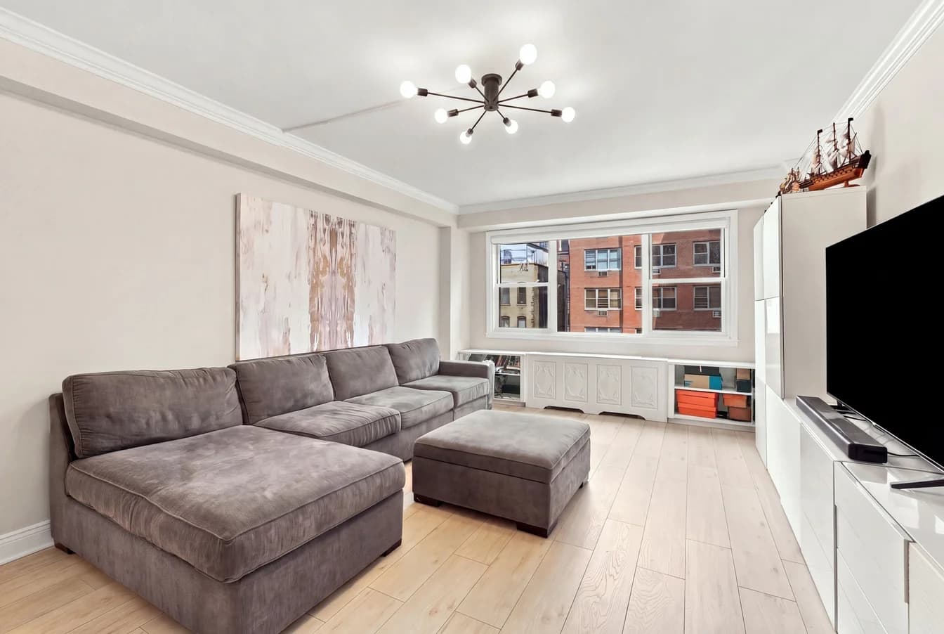 123 East 75 Street #10-H, Manhattan, NY 10021 apartment_living_room 1