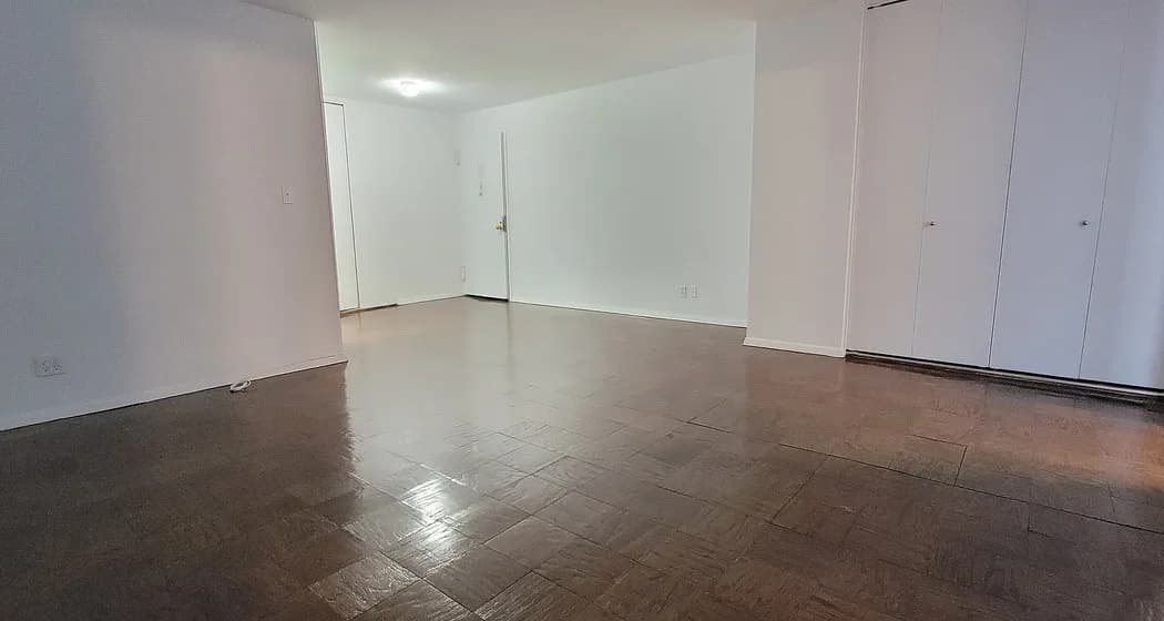 Regency Towers 245 East 63 Street #1114, Manhattan, NY 10065 apartment_living_room 1
