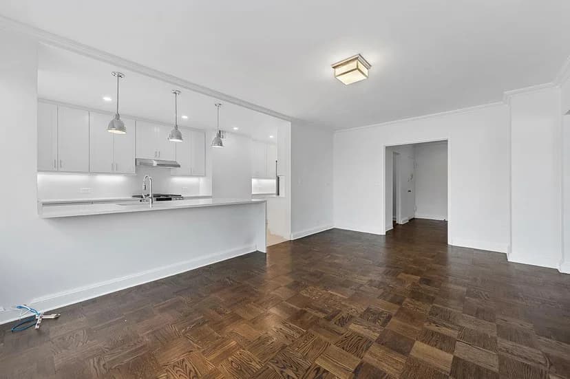 215 East 68 Street #31D, Manhattan, NY 10065 apartment_living_room 1