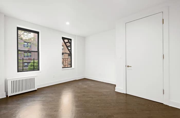 226 E 70 St #3C, Manhattan, NY 10021