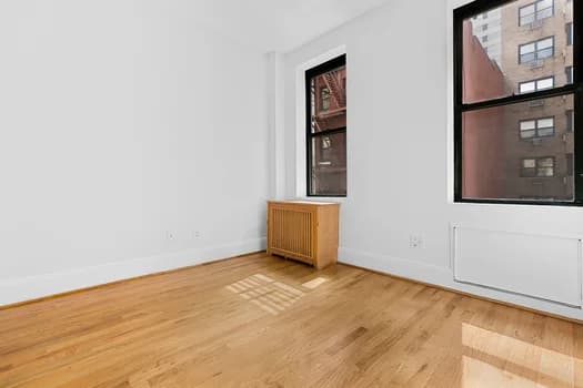226 E 70 St #4B, Manhattan, NY 10021