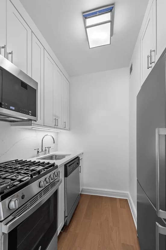 211 East 70 Street #12D, Manhattan, NY 10021 apartment_kitchen 1
