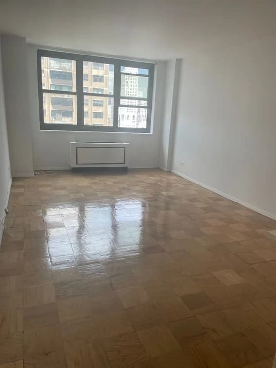 200 East 72 Street #24L, Manhattan, NY 10021 apartment_living_room 1