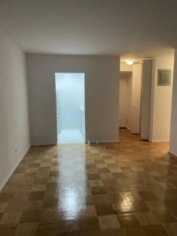 200 East 72 Street #4D, Manhattan, NY 10021 apartment_living_room 1