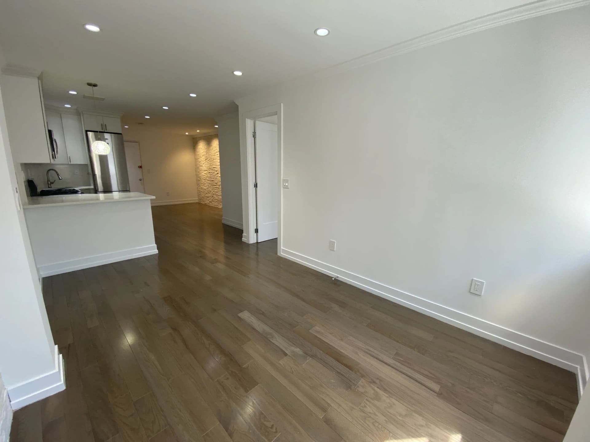 330 East 63 Street #006N, Manhattan, NY 10065 apartment_living_room 1