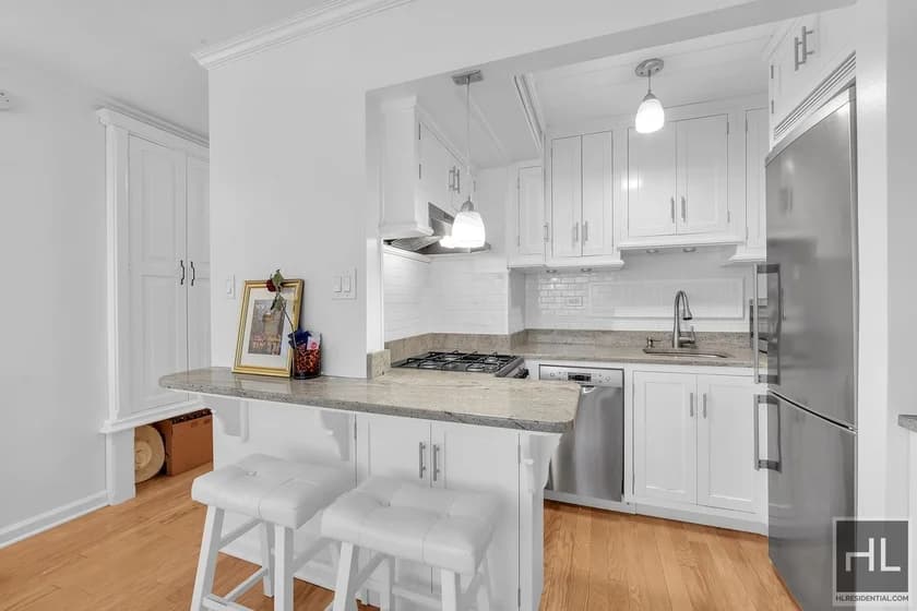 315 E 70 St #2C, Manhattan, NY 10021 apartment_kitchen 1