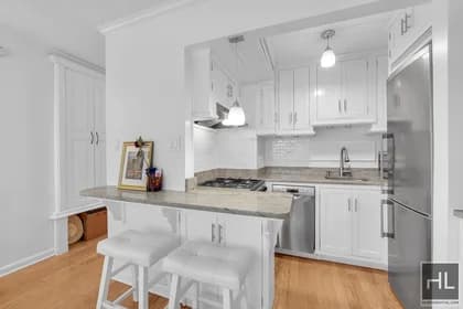 315 E 70 St #2C, Manhattan, NY 10021