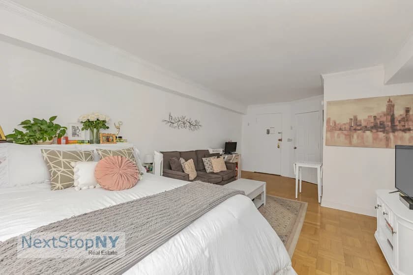 333 East 75 Street #11J, Manhattan, NY 10021 apartment_bedroom_room 1