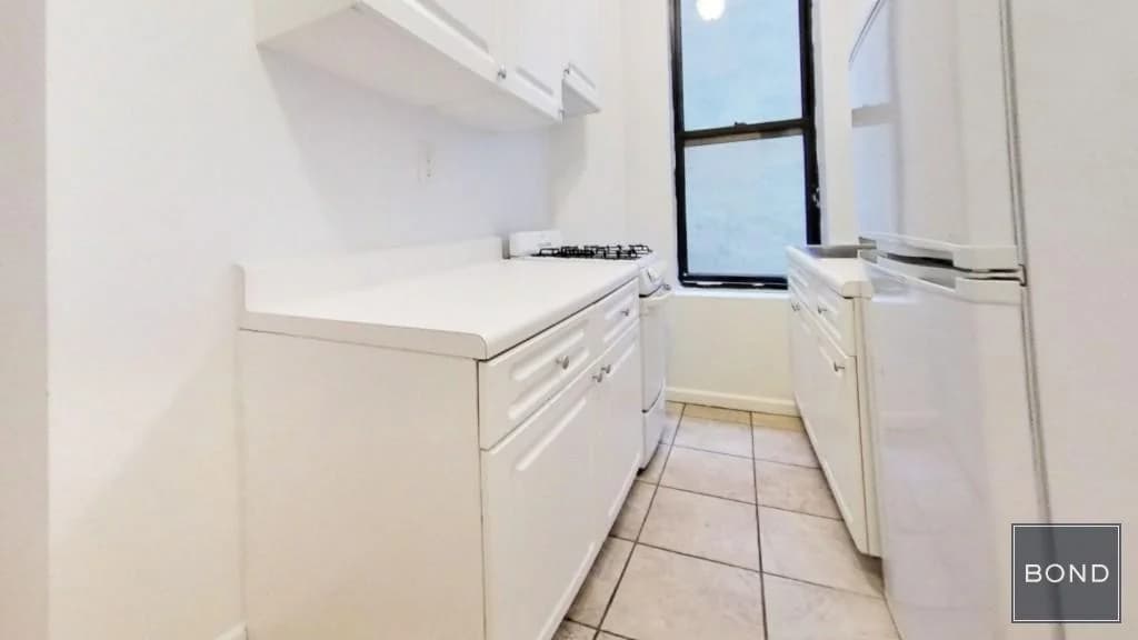 411 East 70 Street #3F, Manhattan, NY 10021 apartment_kitchen 1