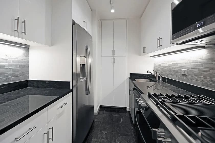 1365 York Ave #2601, Manhattan, NY 10021 apartment_kitchen 1