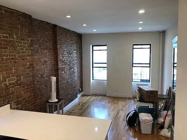 410 East 75 Street #3A, Manhattan, NY 10021 apartment_living_room 1