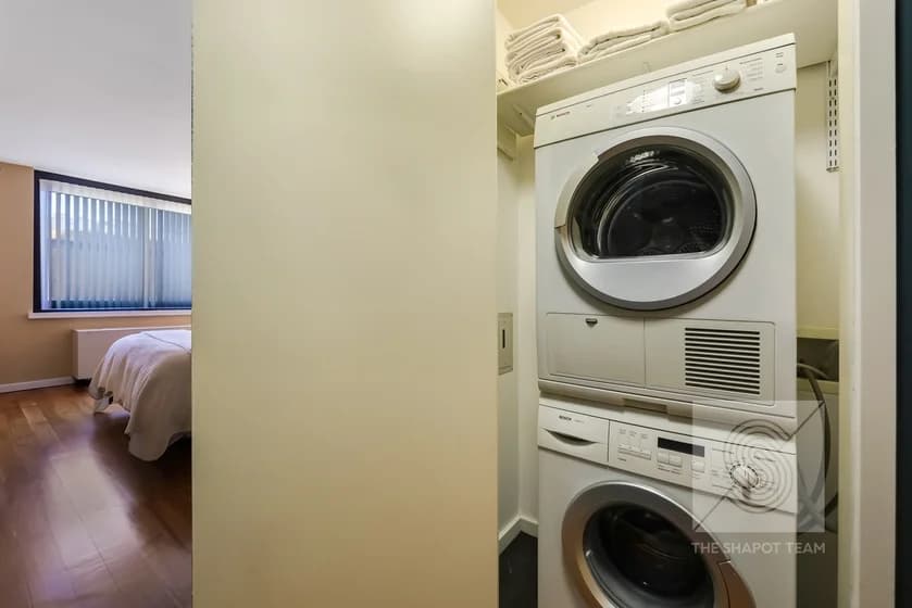 515 East 72 Street #7P, Manhattan, NY 10021 apartment_washer_dryer 1