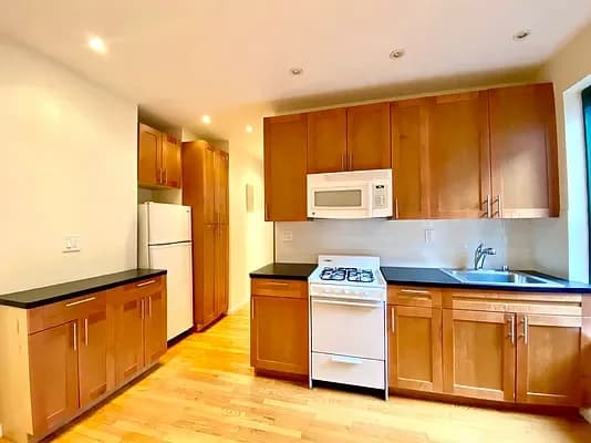 519 E 78 St #5A, Manhattan, NY 10075 apartment_kitchen 1